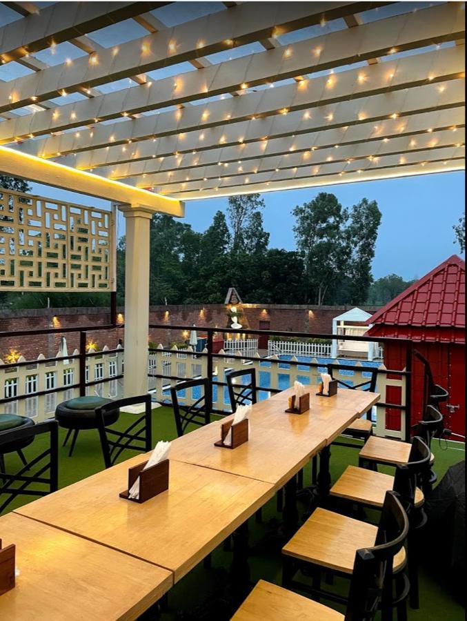 Yashmay Villa Club & Resort Gonda Dış mekan fotoğraf