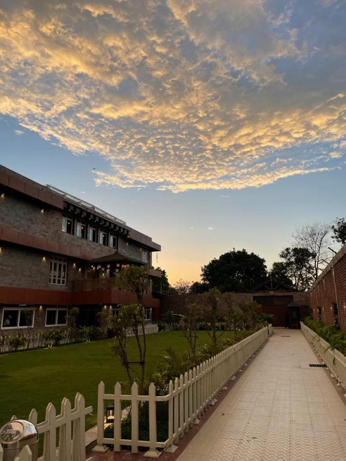 Yashmay Villa Club & Resort Gonda Dış mekan fotoğraf